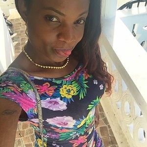 Meet your Posher, Ava